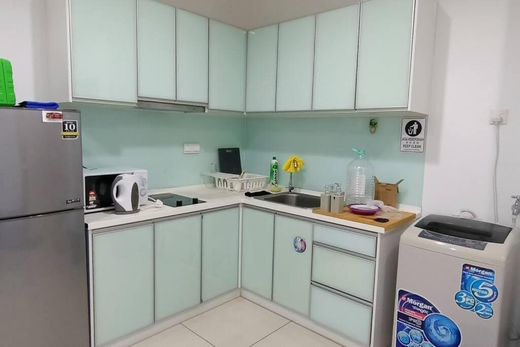 Family Suites At Mansion One By Maj George Town Bagian luar foto