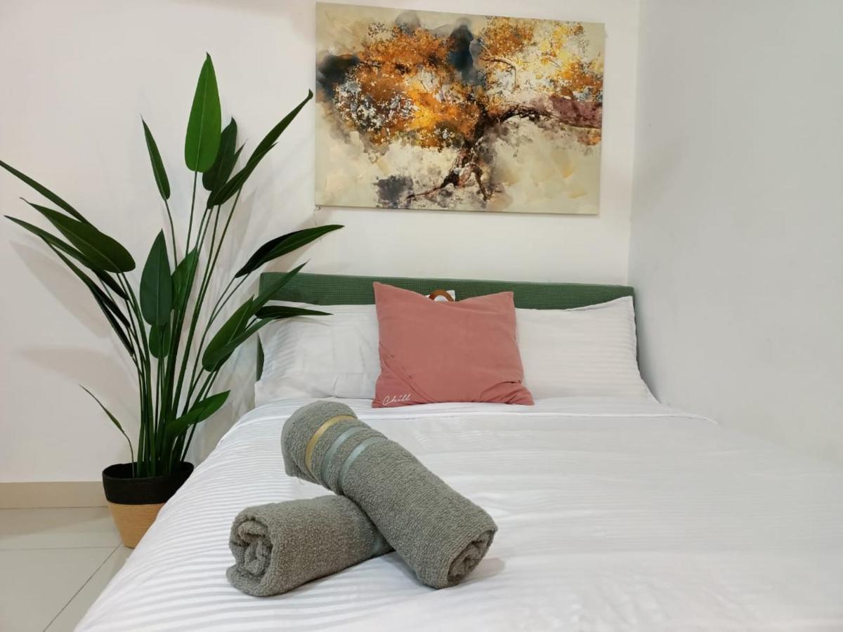 Family Suites At Mansion One By Maj George Town Bagian luar foto