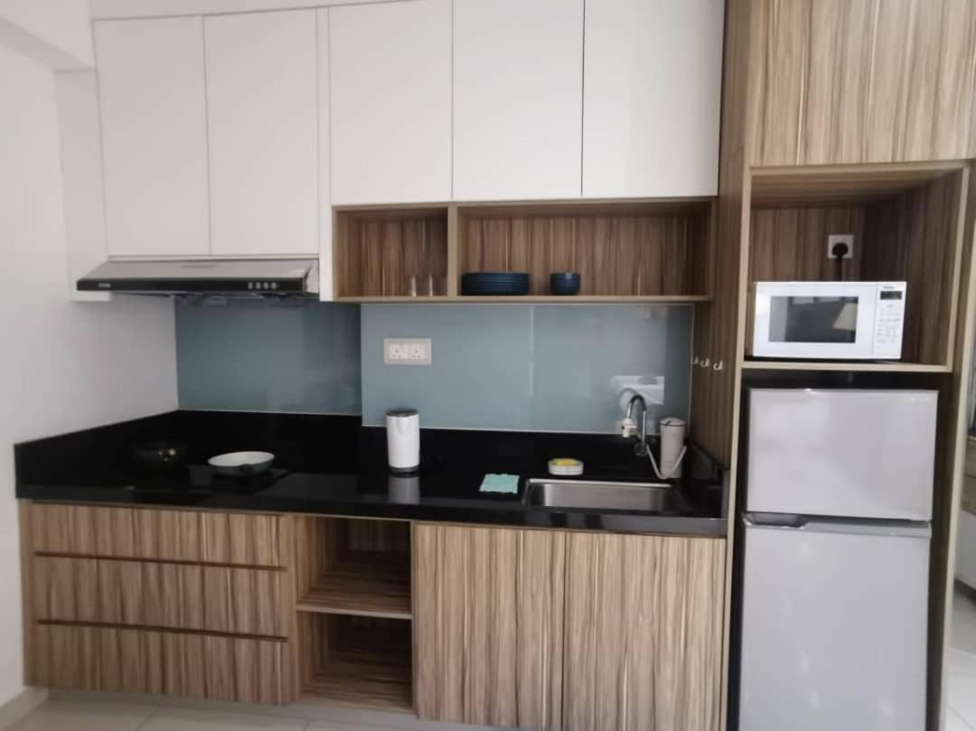 Family Suites At Mansion One By Maj George Town Bagian luar foto