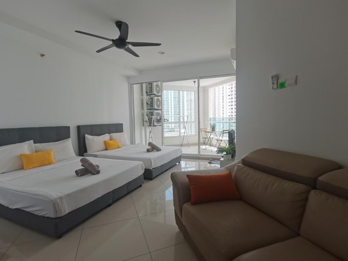 Family Suites At Mansion One By Maj George Town Bagian luar foto