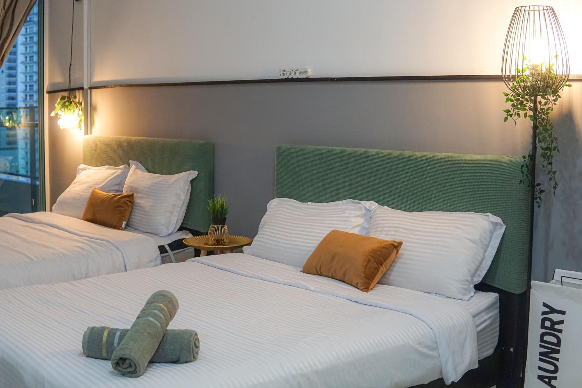Family Suites At Mansion One By Maj George Town Bagian luar foto