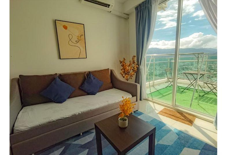 Family Suites At Mansion One By Maj George Town Bagian luar foto